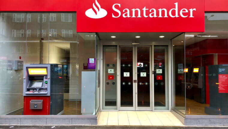 Santander Bank Polska pokonany w sprawie dotyczącej umowy byłego Kredyt Banku